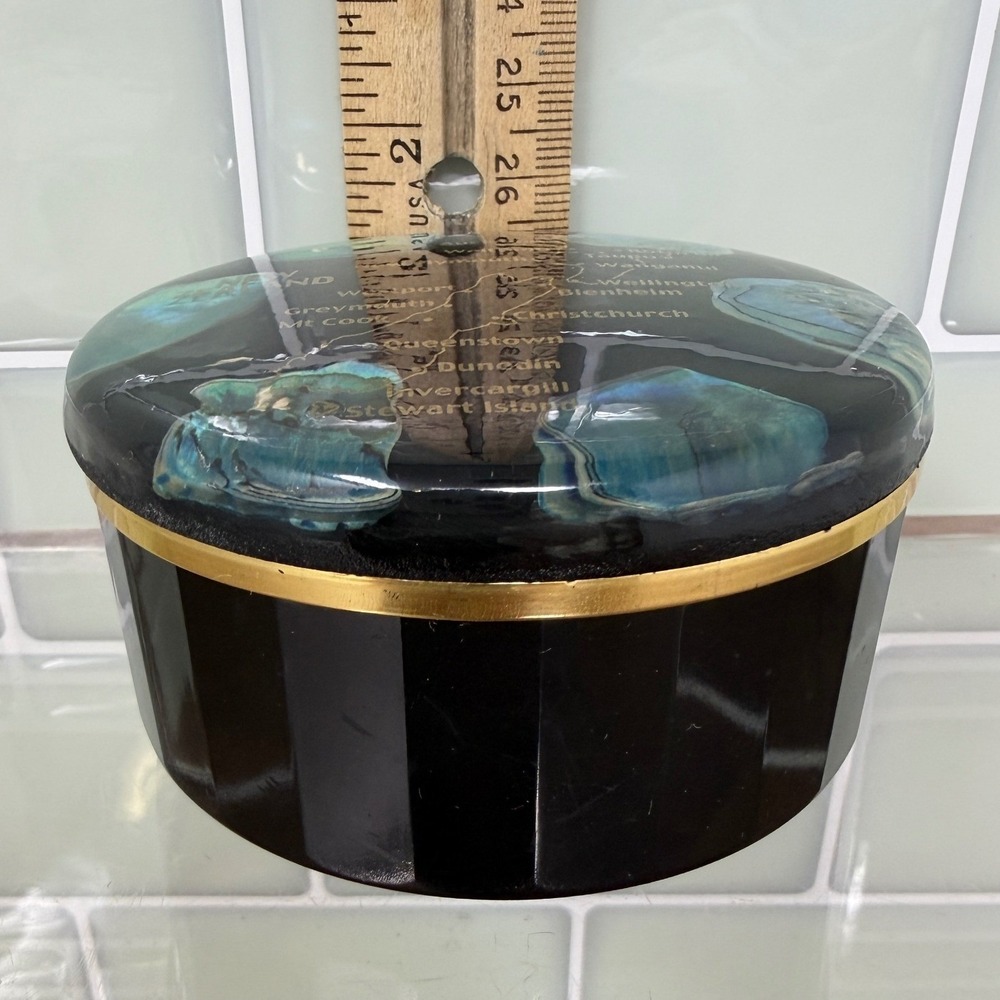 VTG Ariki New Zealand Paua Shell Trinket Box‎ Coastal Grandma Black Resin Map - Picture 12 of 12